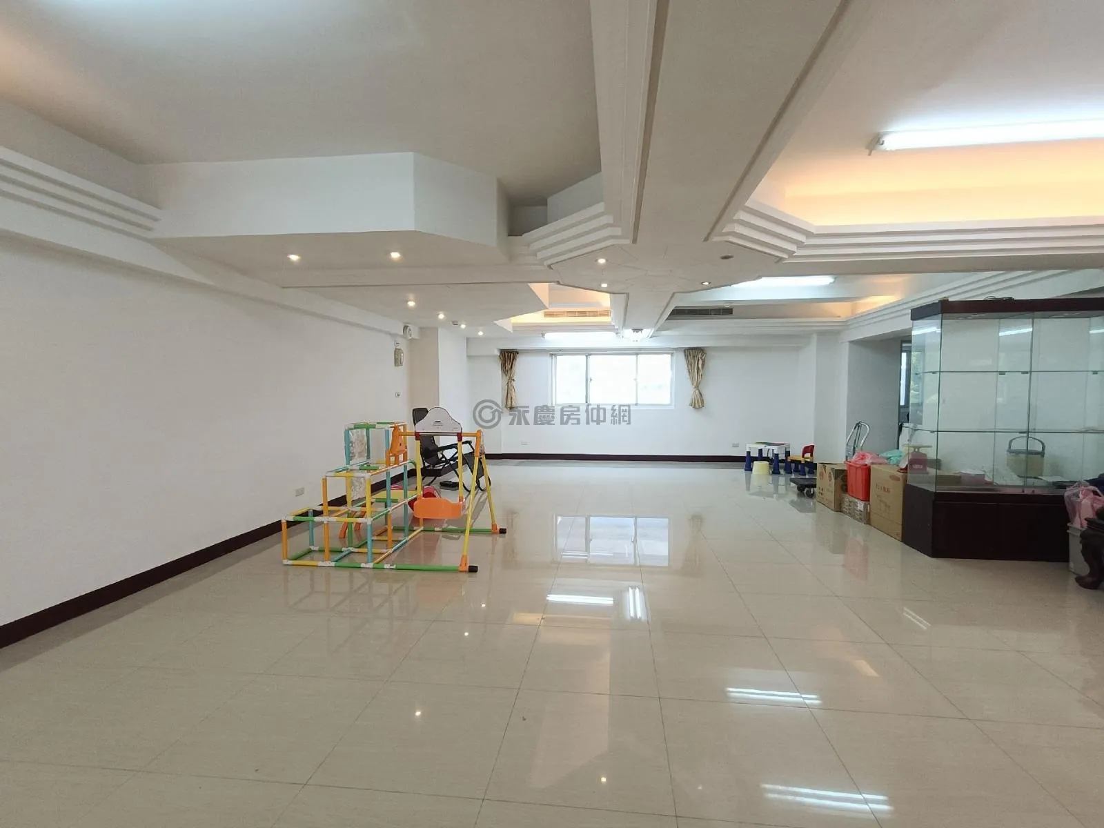 陶瓷老街公園堡 賺錢收租店面