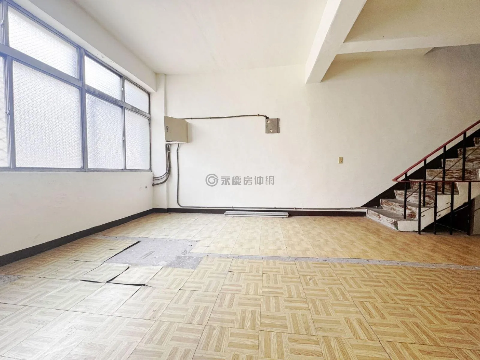 近學區未來國華捷運站大地坪收租透天店面 第 4 張