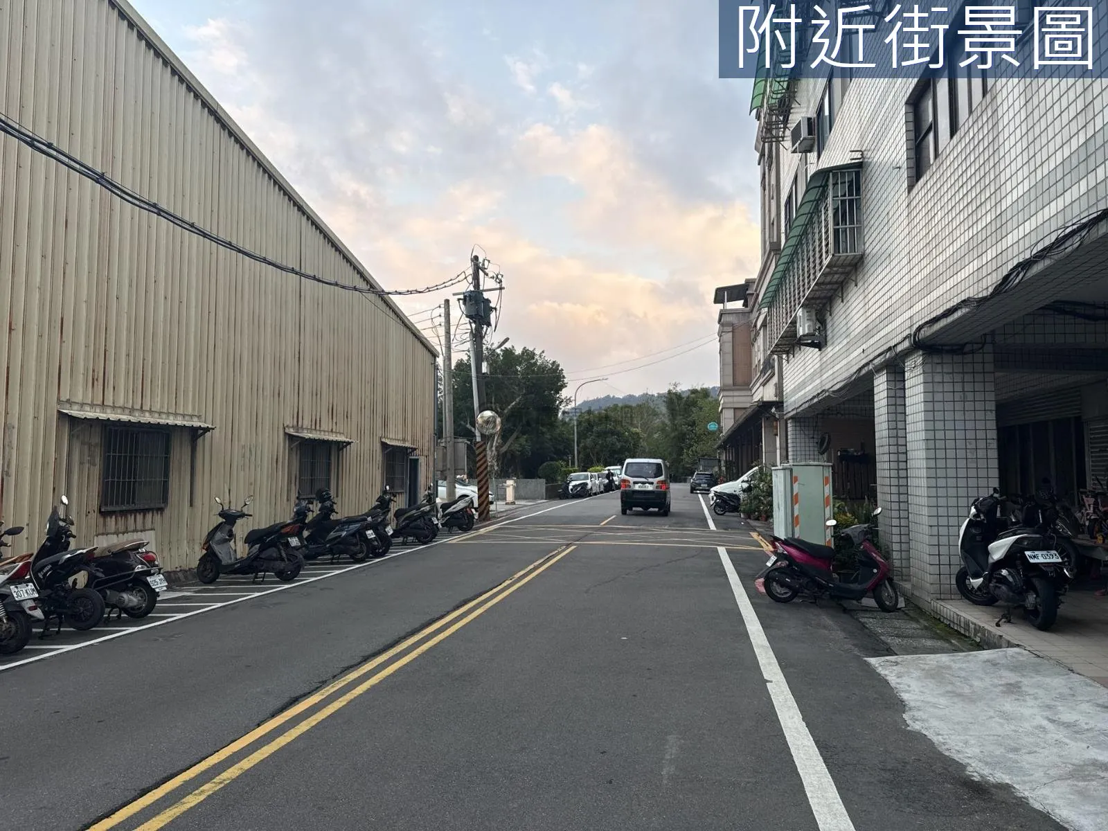 鶯歌尖山公園旁新御花園管理社區華廈