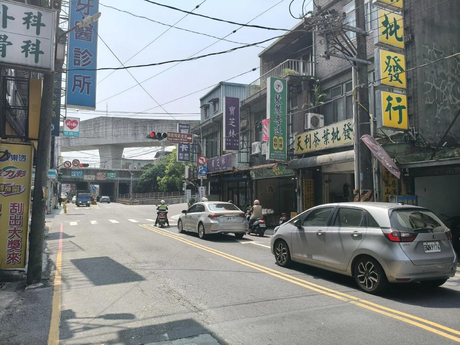 近鶯歌市區未來捷運旁陶瓷老街賺錢黃金透店 第 3 張