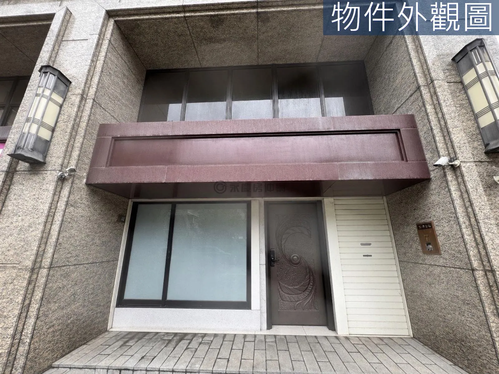 樂陶陶大面寬挑高店住辦 第 3 張