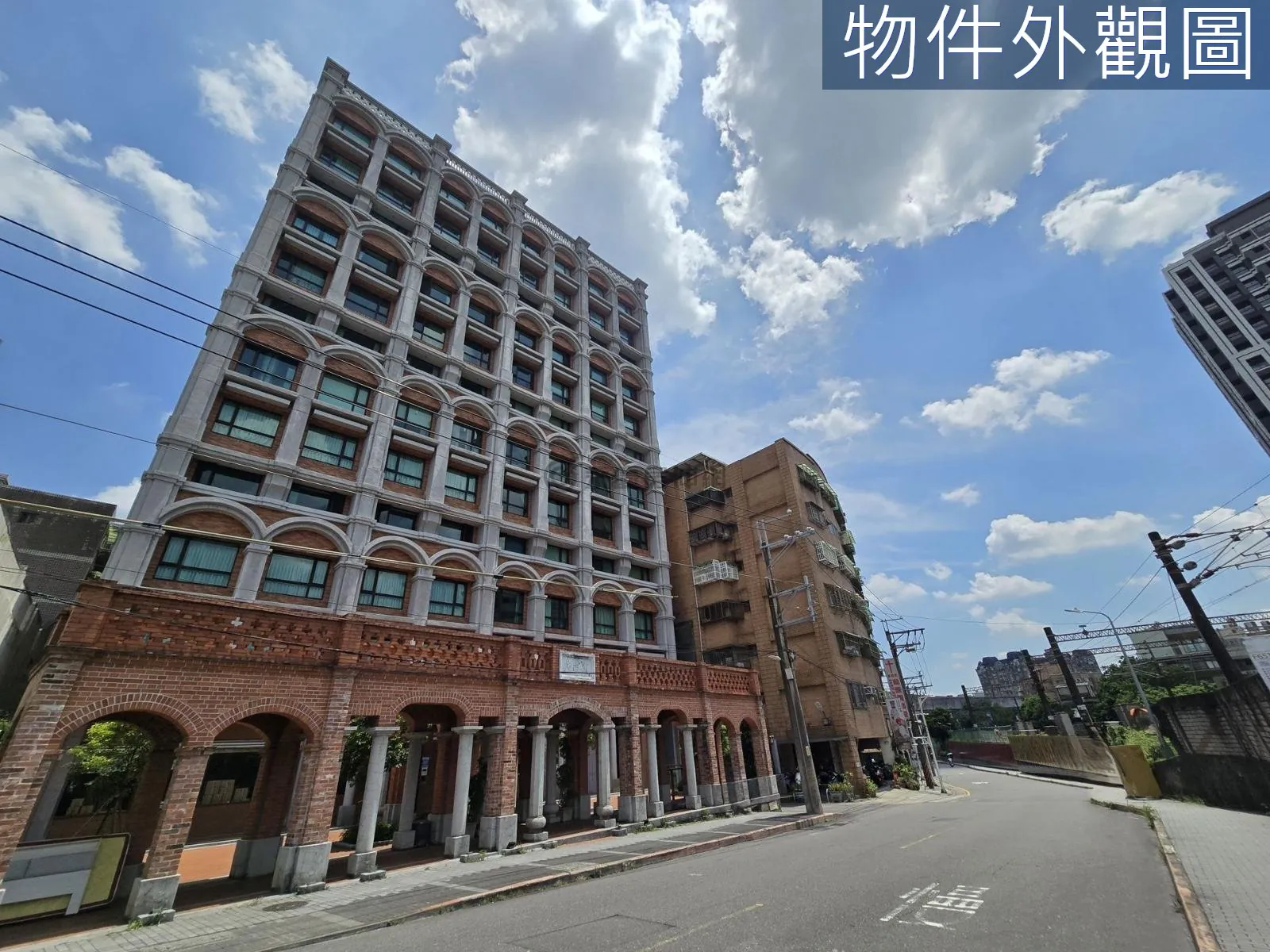 【成發居】鶯歌火車站旁｜質感三房平車