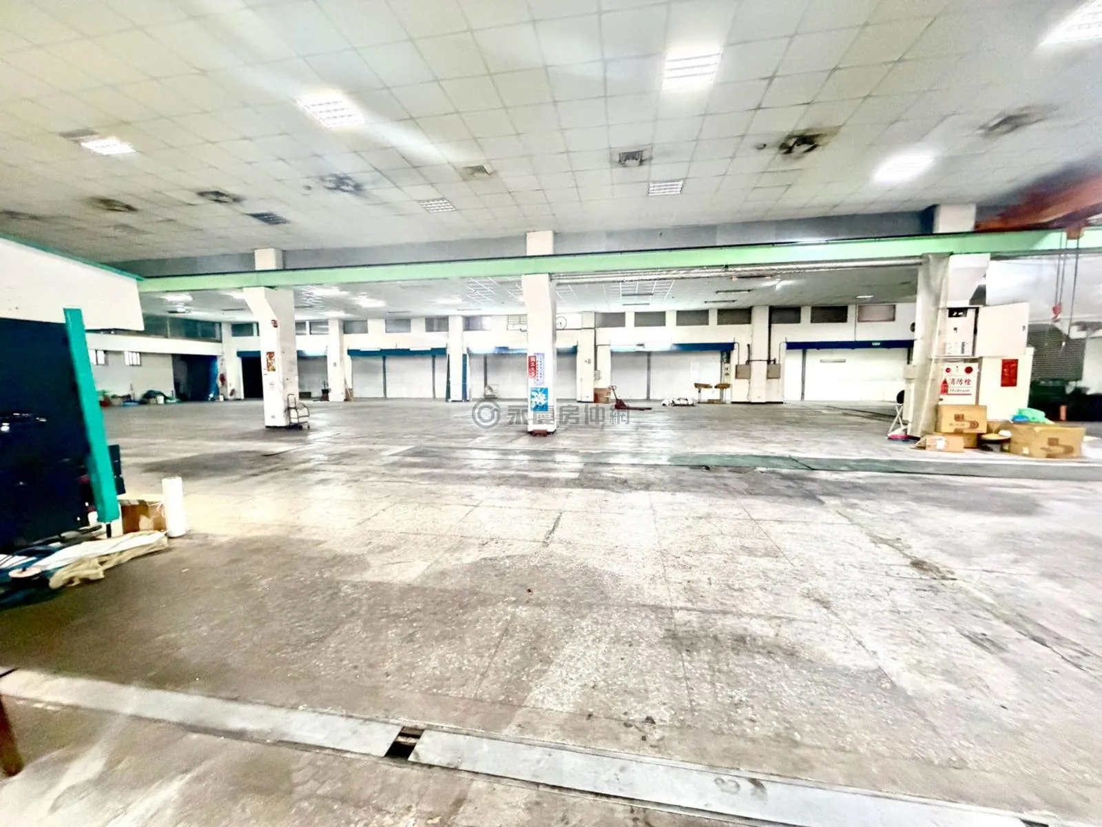 桃園甲工廠房1+2樓大電力貨梯2頓天車 第 3 張