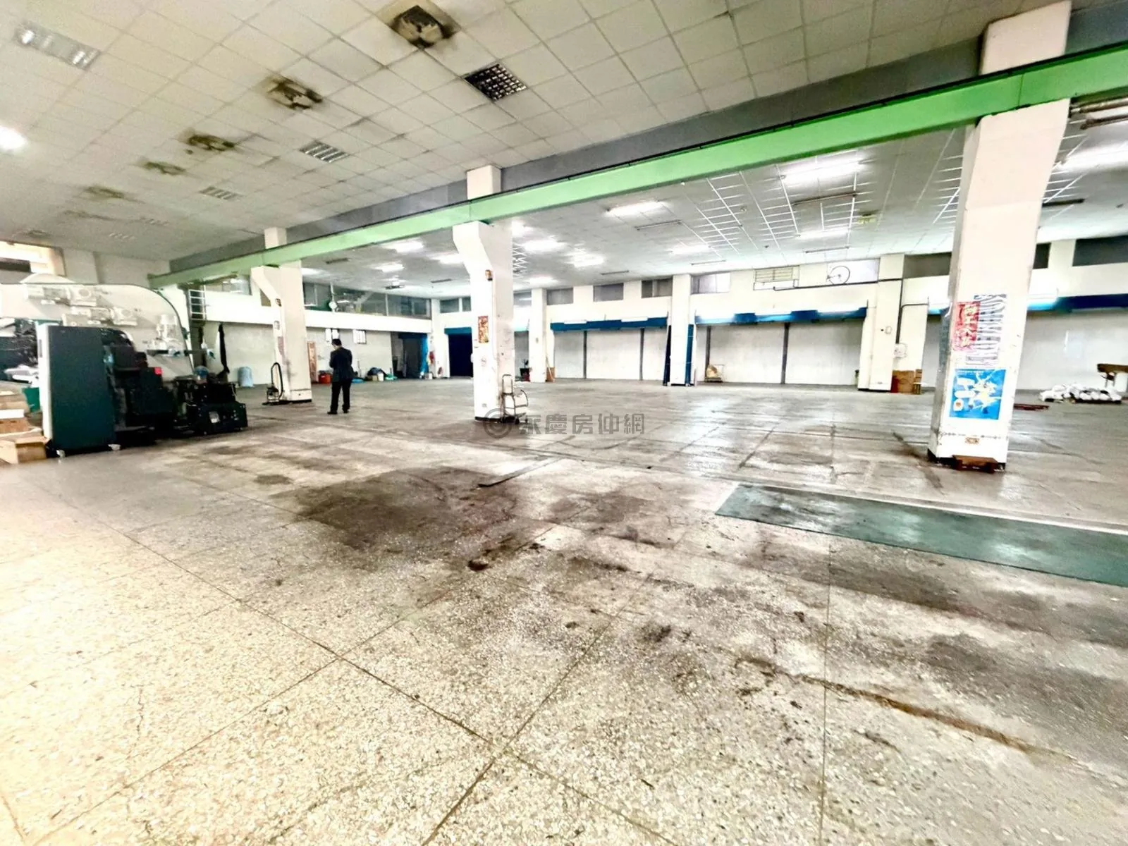 桃園甲工廠房1+2樓大電力貨梯2頓天車 第 8 張