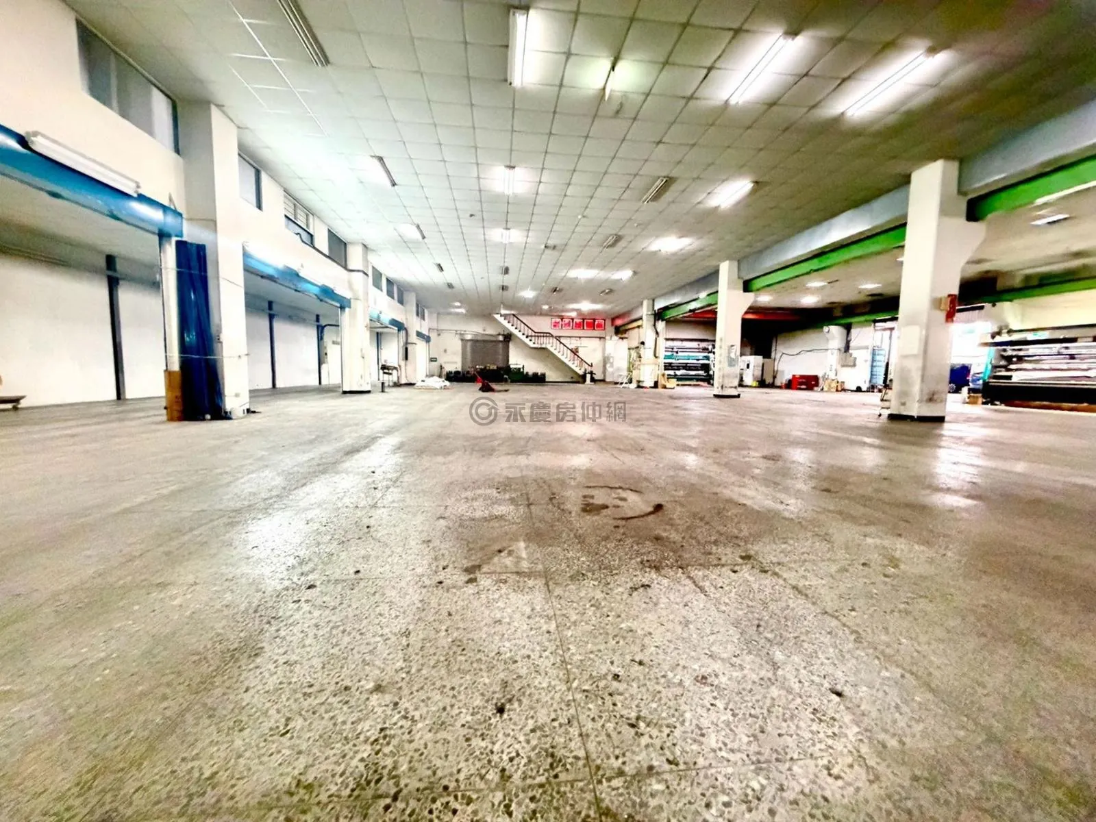 桃園甲工廠房1+2樓大電力貨梯2頓天車 第 9 張