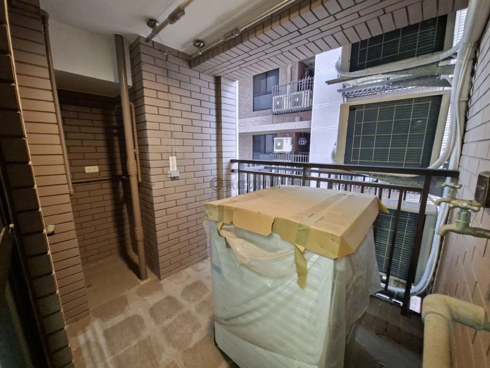 鳳鳴重劃區菁英薈二期裝潢3房車全新未住抗震建築 第 12 張