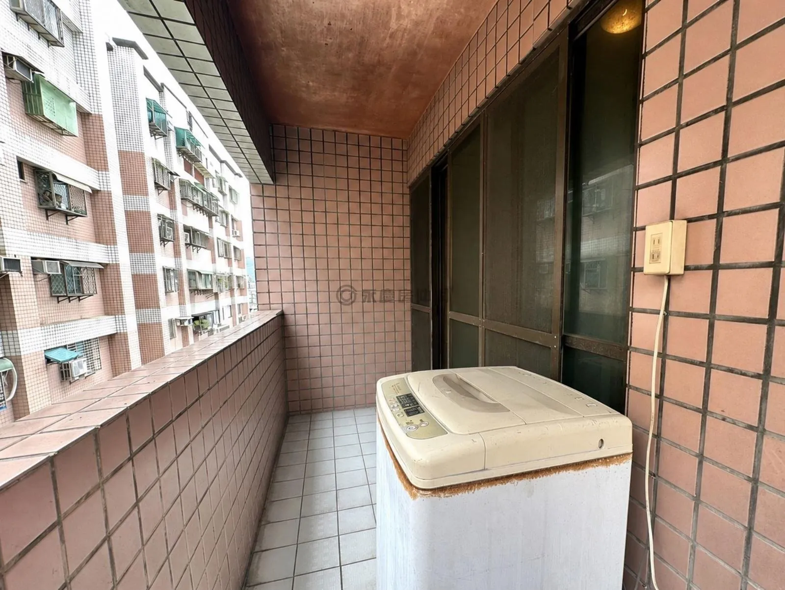 天生贏家陽台大套房｜近國華捷運站｜黃昏市場 第 8 張