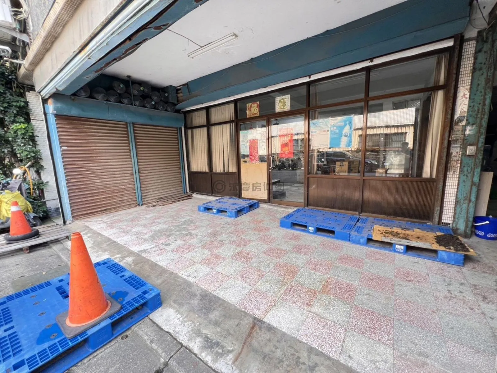 中路市府旁一樓7米大面寬公寓店面文武皆可B
